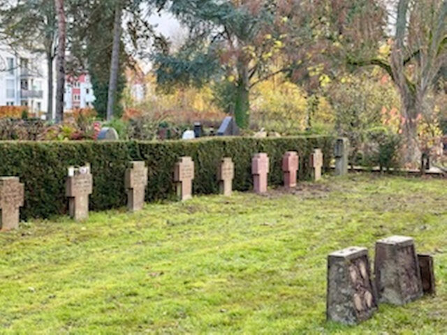 Neue Grabsteine für Holländische Zwangsarbeiter - 1